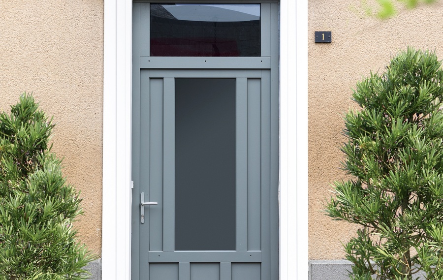 Notre gamme de porte d'entrée en BOIS CLASSIQUE et CREATIVE CONTEMPORAINE à MONTLUCON