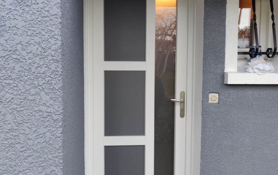 Notre gamme de portes d'entrée en PVC CLASSIQUE et PVC CONTEMPORAINE à MONTLUCON